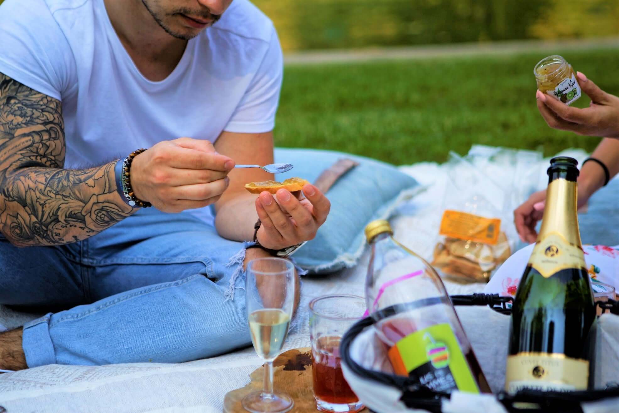 Paniers Garnis Sucrés et Coffrets Gourmands Douceurs - C est Cela