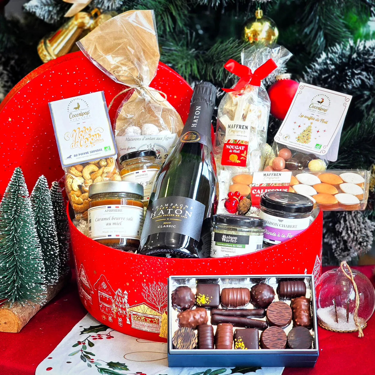 Gourmet Basket “Le Chapeau Rouge”