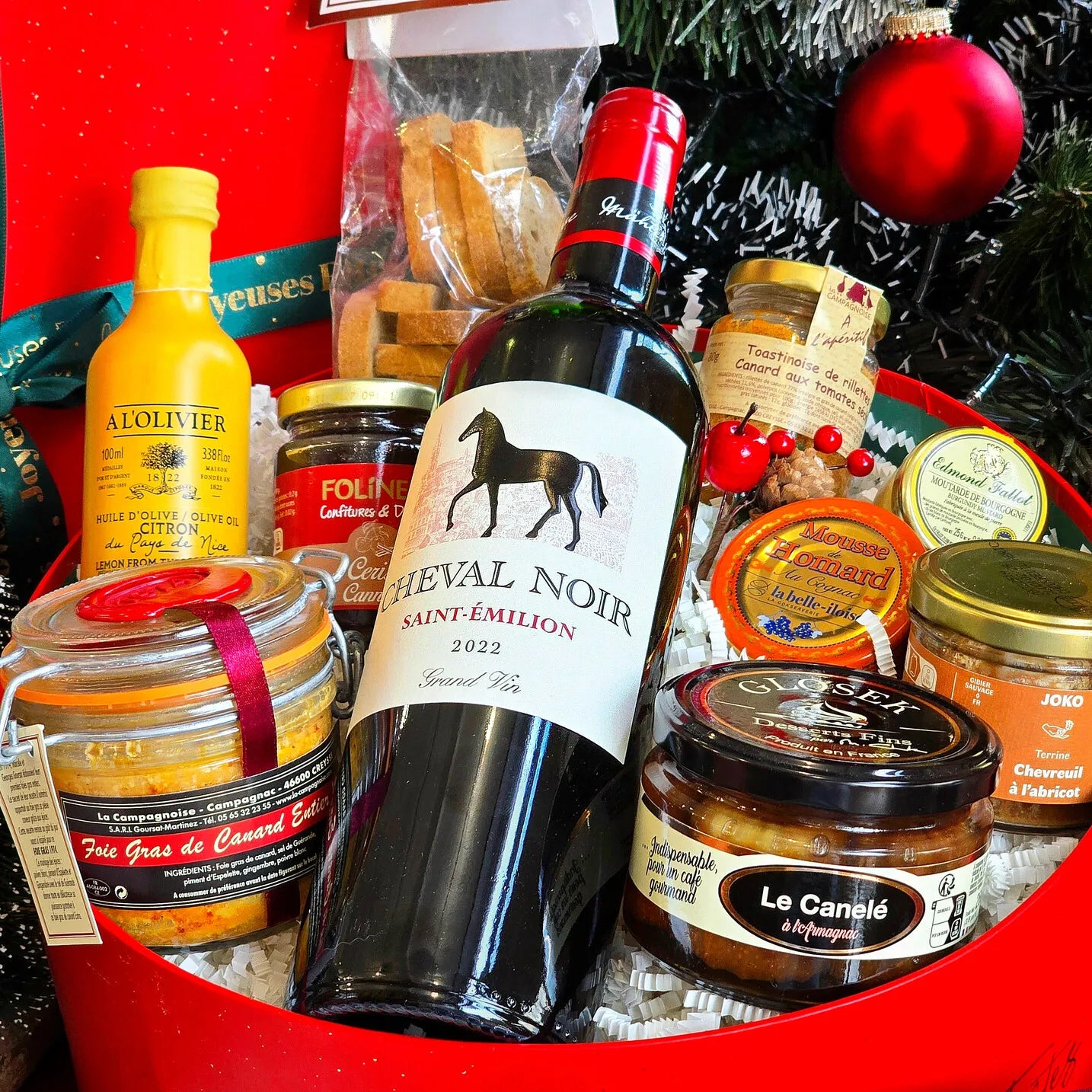 Panier Noël Cheval Noir Vin Rouge C'est Cela.webp
