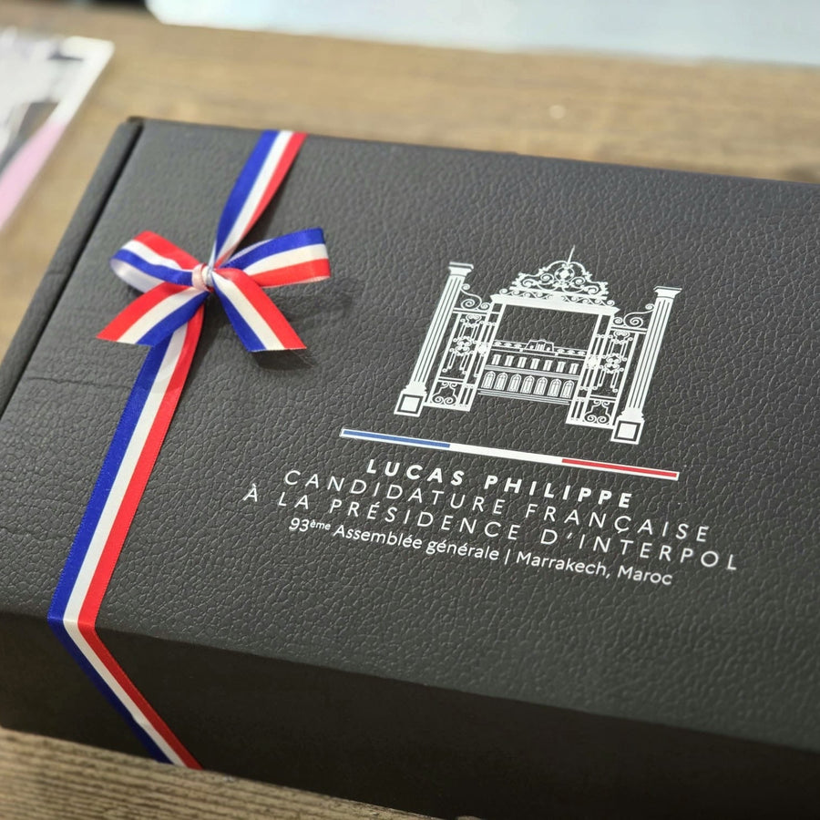 Coffret personnalisé logo "INTERPOL"